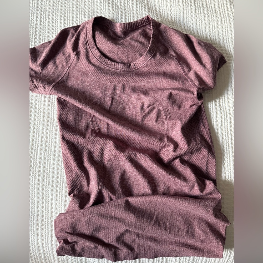 lululemon Athletica size 6 short sleeve